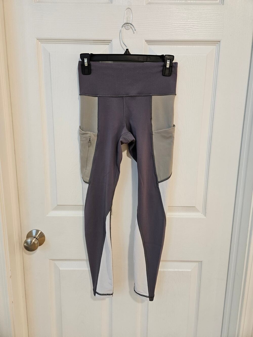 Athleta Colorblock Leggings XS Gray Purple Pockets Athletic Workout